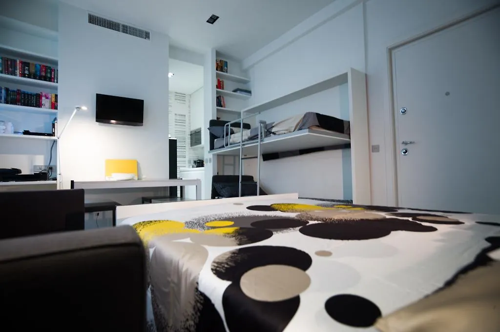 Stylish Mini In The Heart Of Milano Apartamento 0*,  Itália