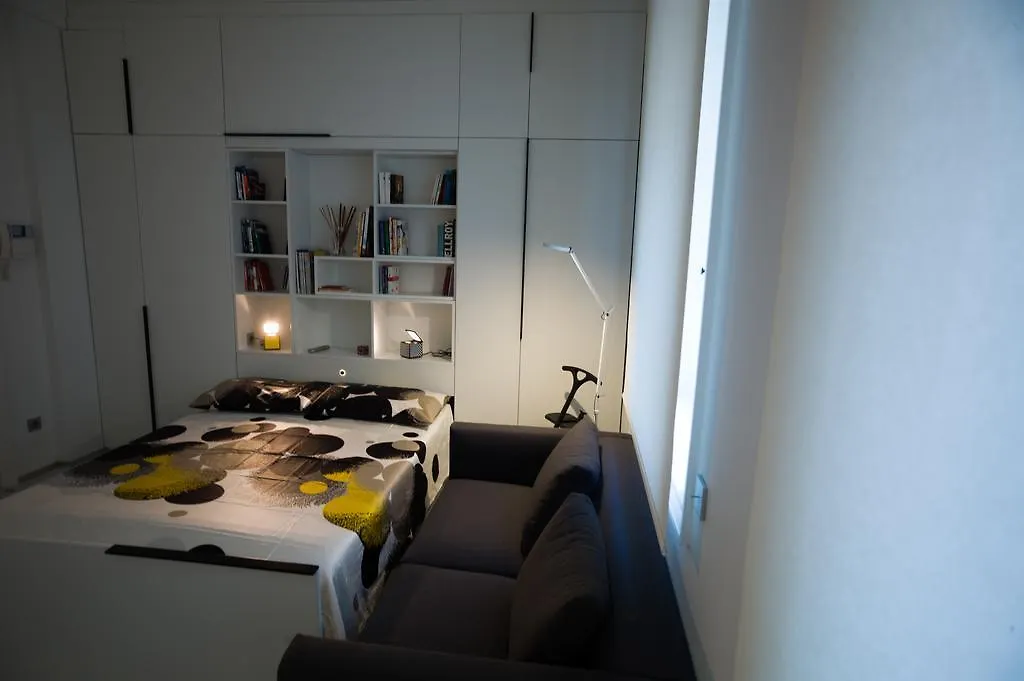 Stylish Mini In The Heart Of Milano Apartamento
